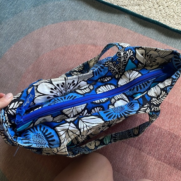 Vera Bradley Large Floral Blue and White Quilted Bohemian Tote Bag - Picture 6 of 16